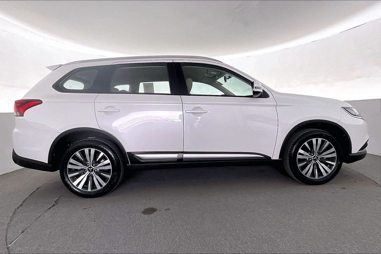 ميتسوبيشي آوتلاندر 2.5 GLX AUTO 4WD 7SEAT ML FABRIC SEATS | شامل الضمان | 0 ﺪﻔﻋﺓ ﺃﻮﻟﻯ