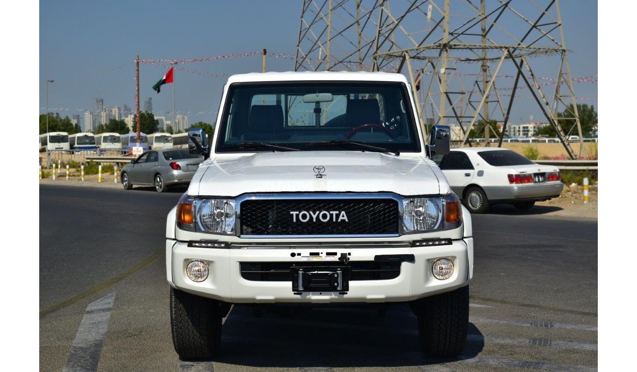 تويوتا لاند كروزر بيك آب CRUISER 79 SINGLE CAB PICKUP LX V6 4.0L PETROL MANUAL TRANSMISSION