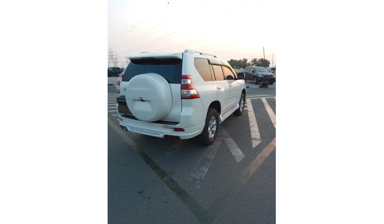 تويوتا برادو TOYOTA PRADO  WHITE COLOUR MODEL 2011 GOOD CONDITION ONLY FOR EXPORT