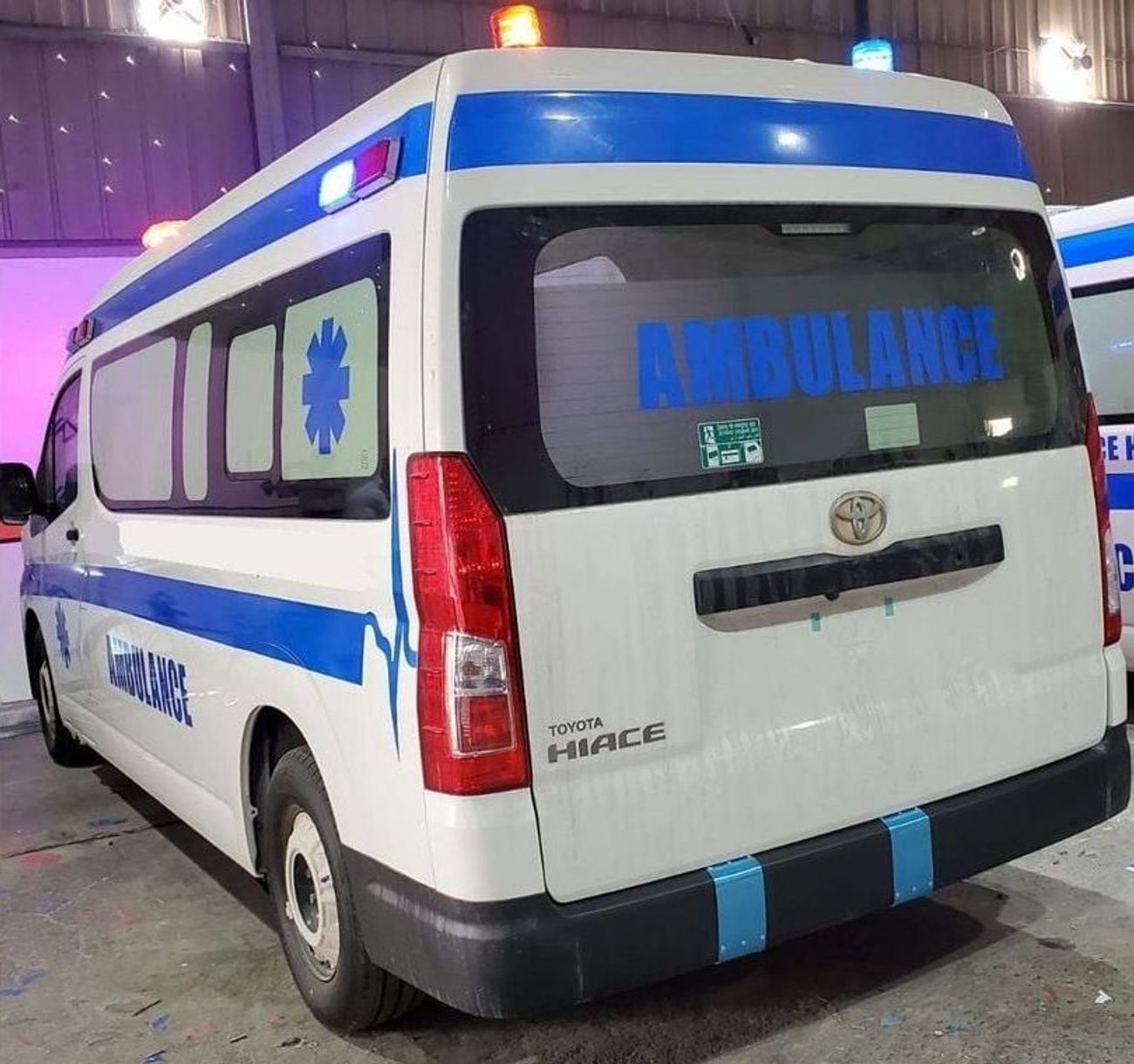 تويوتا هاياس 2025 Toyota Hiace 3.5 Petrol MT High Roof GCC (Ambulance)