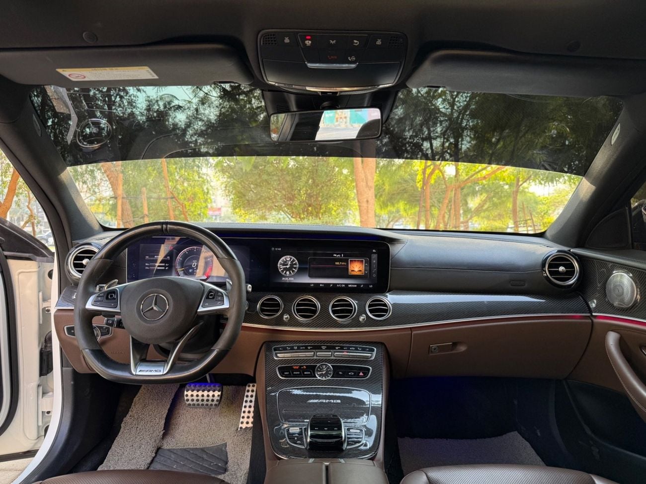 مرسيدس بنز E 63 AMG Std 5.5L