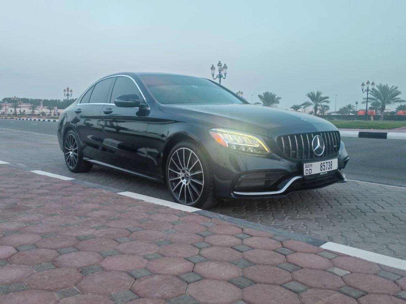 Mercedes-Benz C 300 Std 2.0L (258 HP)