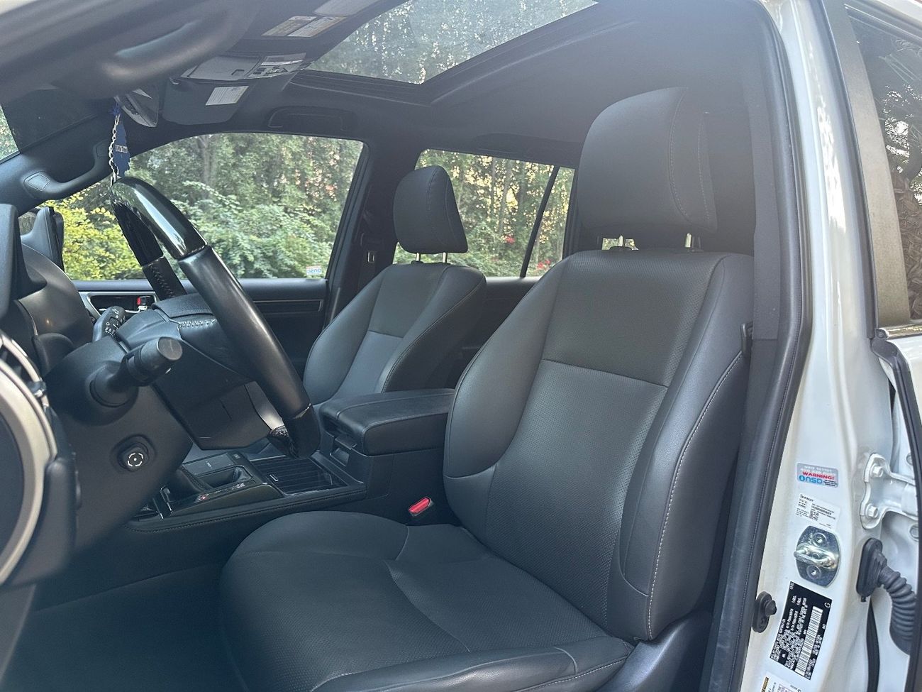 Lexus GX460 Premium 4.6L V8 | 301 HP | 2023 | VIP 6-Seater | Full Service History | Excellent Condition | 54,000