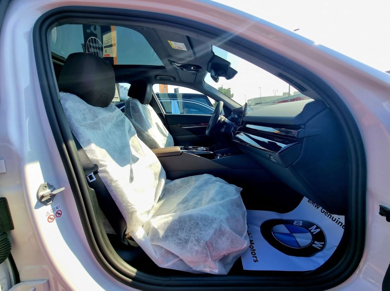 BMW 520i i Warranty & Service 2024 GCC