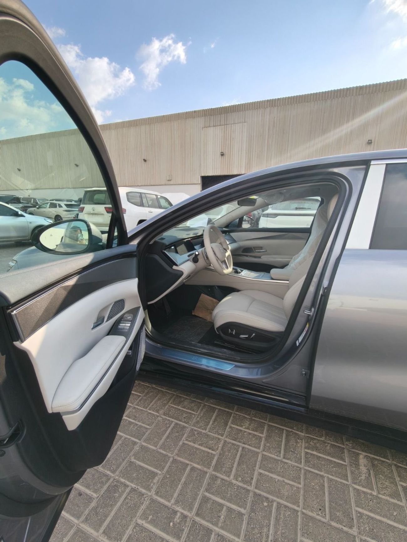 BYD HAN BYD Han L EV