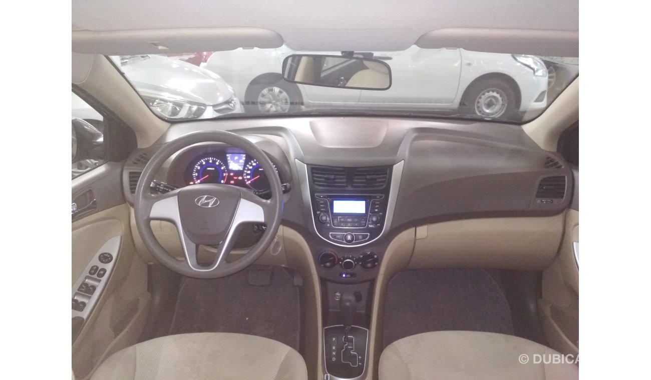 Hyundai Accent 2015 BRONZY GCC NO PAIN NO ACCIDENT PERFECT
