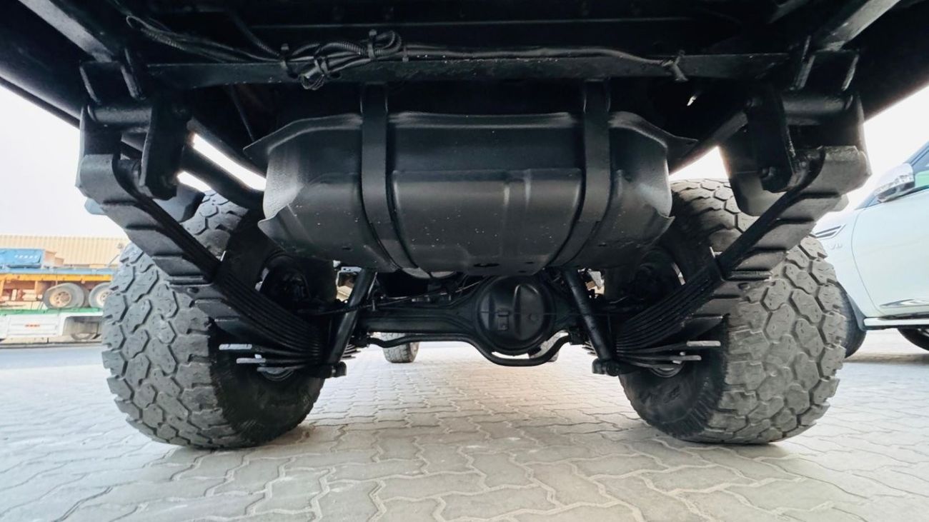 تويوتا لاند كروزر 70 -