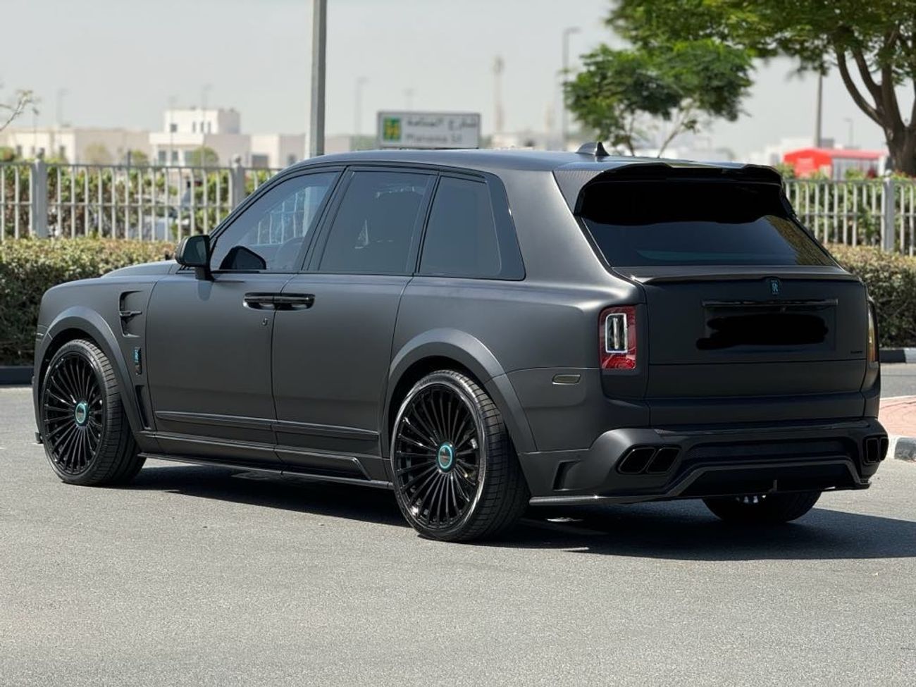 Rolls-Royce Cullinan Std MANSORY GCC SPEC NEAT AND CLEAN LESS KILOMETER