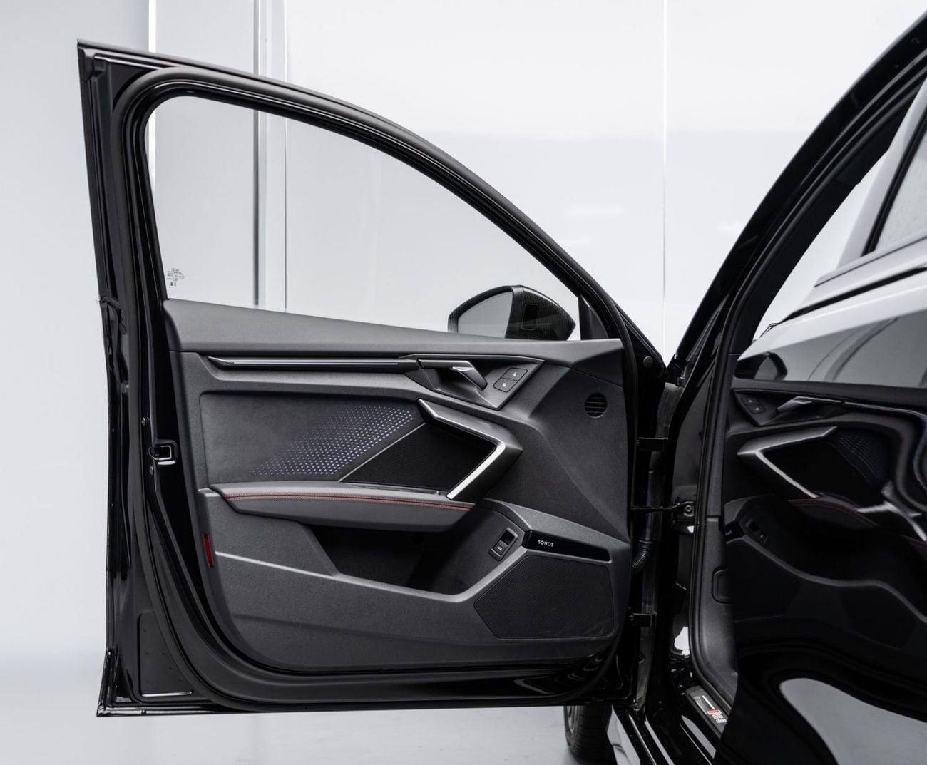 أودي RS3 STD BUY NOW, PAY 2027 | THE BLACKLINE STANDARD | 2030 Audi Warranty & Service Contract, GCC, Low KM'