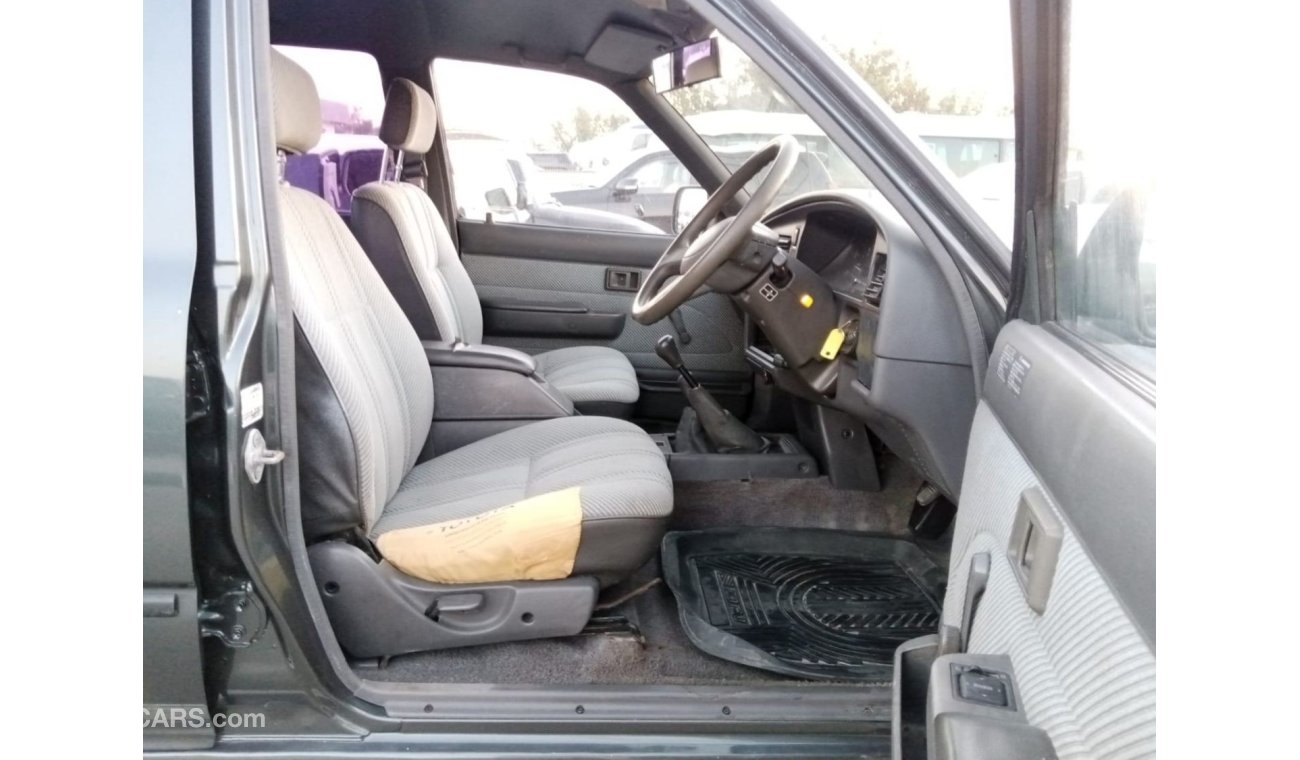 تويوتا هيلوكس TOYOTA HILUX PICK UP RIGHT HAND DRIVE (PM972)