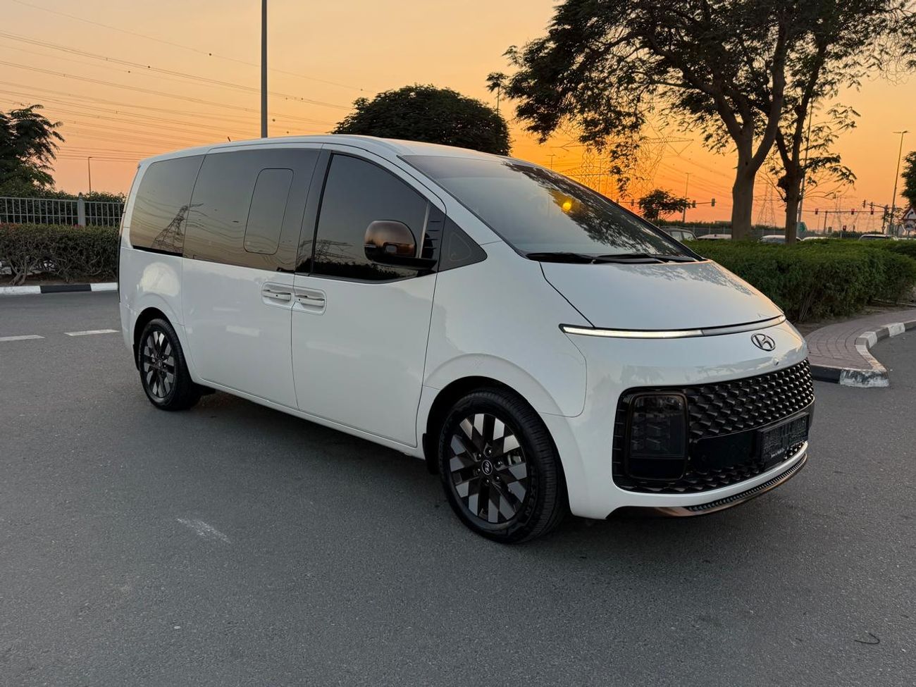 Hyundai Staria Comfort 3.5L (9 Seater)