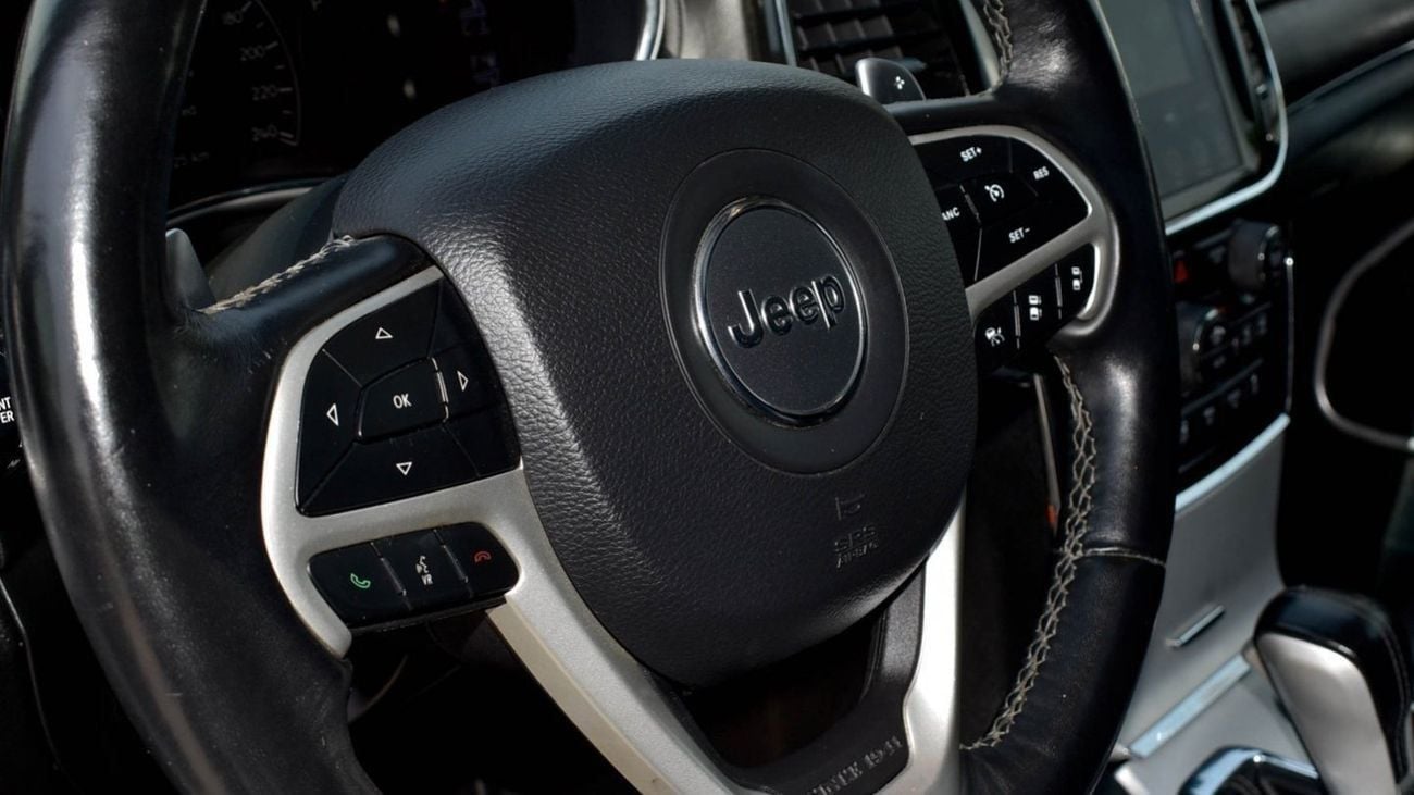 جيب جراند شيروكي 5.7 L V8