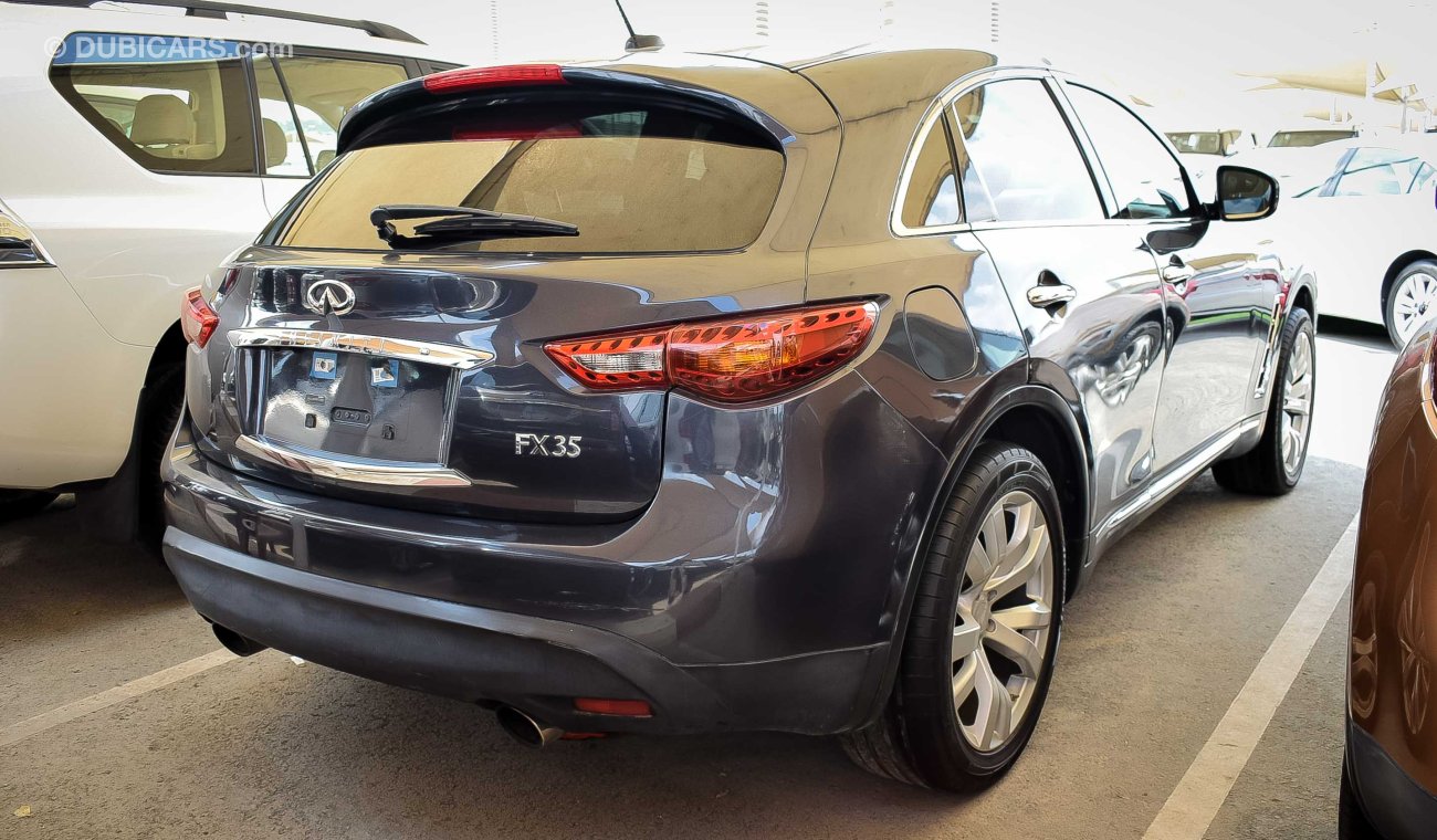 Infiniti FX35