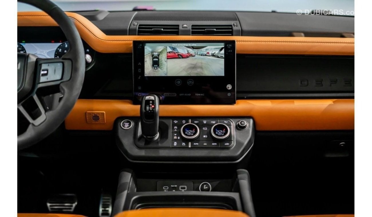 لاند روفر ديفندر 2023 URBAN Defender V8, 2027 Land Rover Warranty, Low KMs, GCC