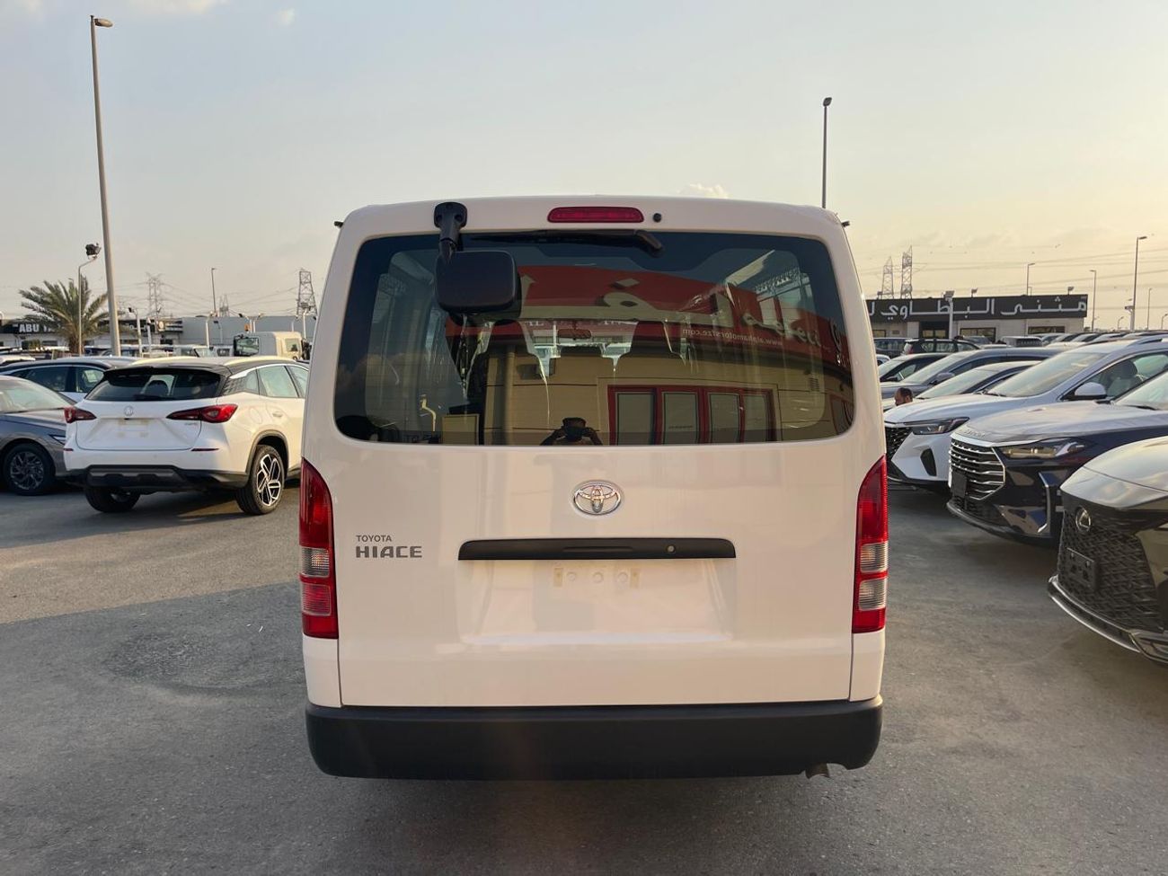 Toyota Hiace TOYOTA HIACE 2.7L CARGO  VAN STD ROOF  2024