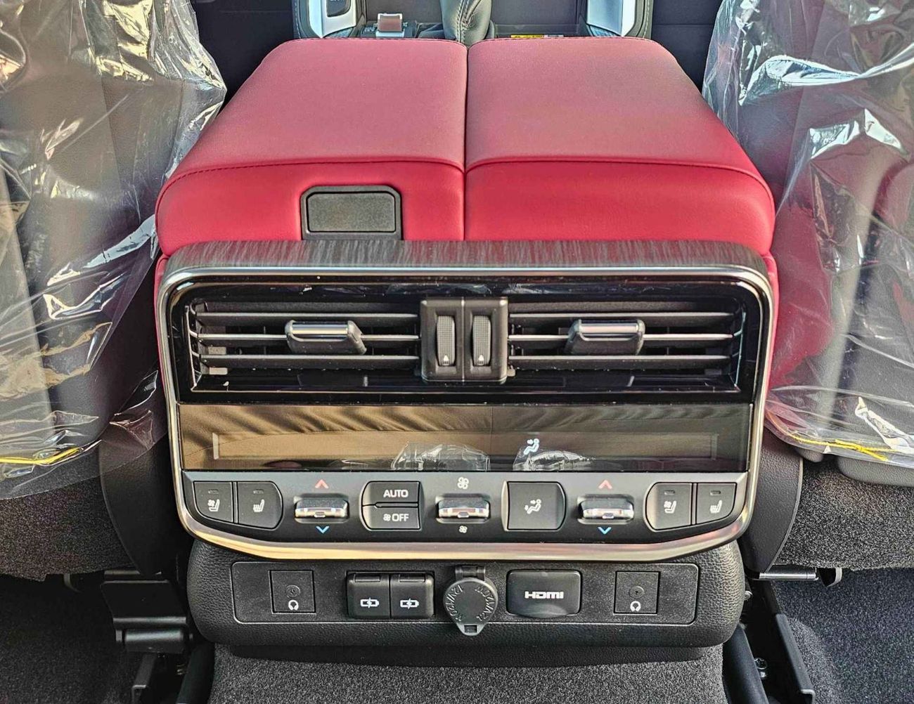 Toyota Land Cruiser GR SPORT TWIN TURBO / 3.5L PETROL V6 / RADAR / BIG DVD / REAR ENTERTAINMENT DVD / COOL BOX (CODE # L