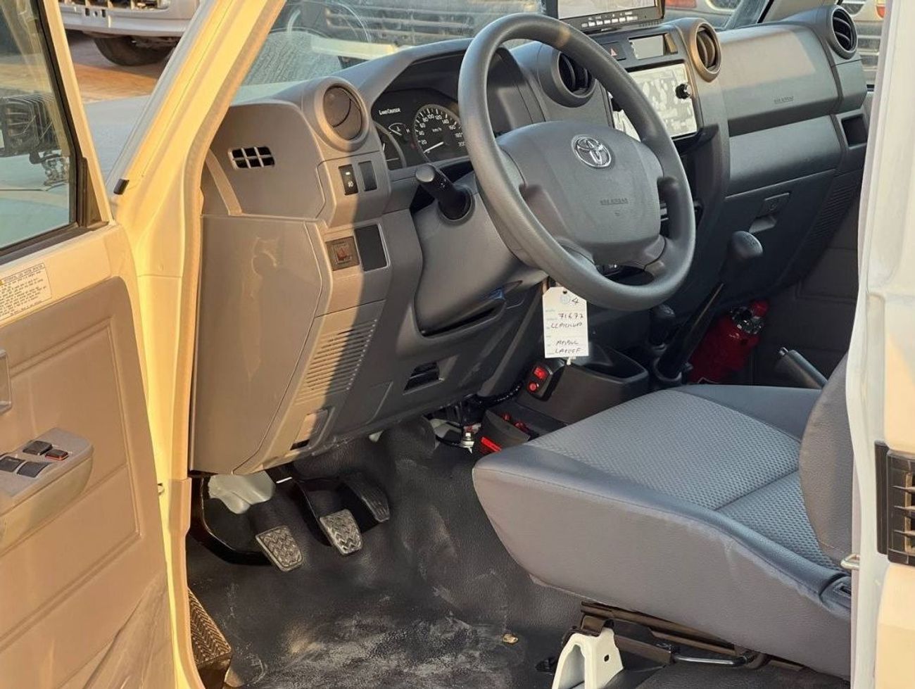 تويوتا لاند كروزر بيك آب 4.0L PTR M/T // 2023 // WITH CRANE , DIFF LOCK // SPECIAL OFFER // BY FORMULA AUTO // FOR EXPORT