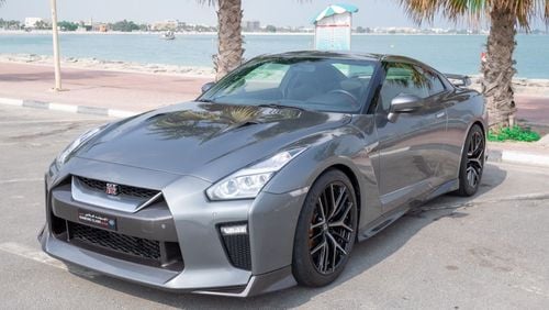 Nissan GTR Nissan GTR -V8 2017 Gcc Full Options 6-speed automated manual All wheel drive