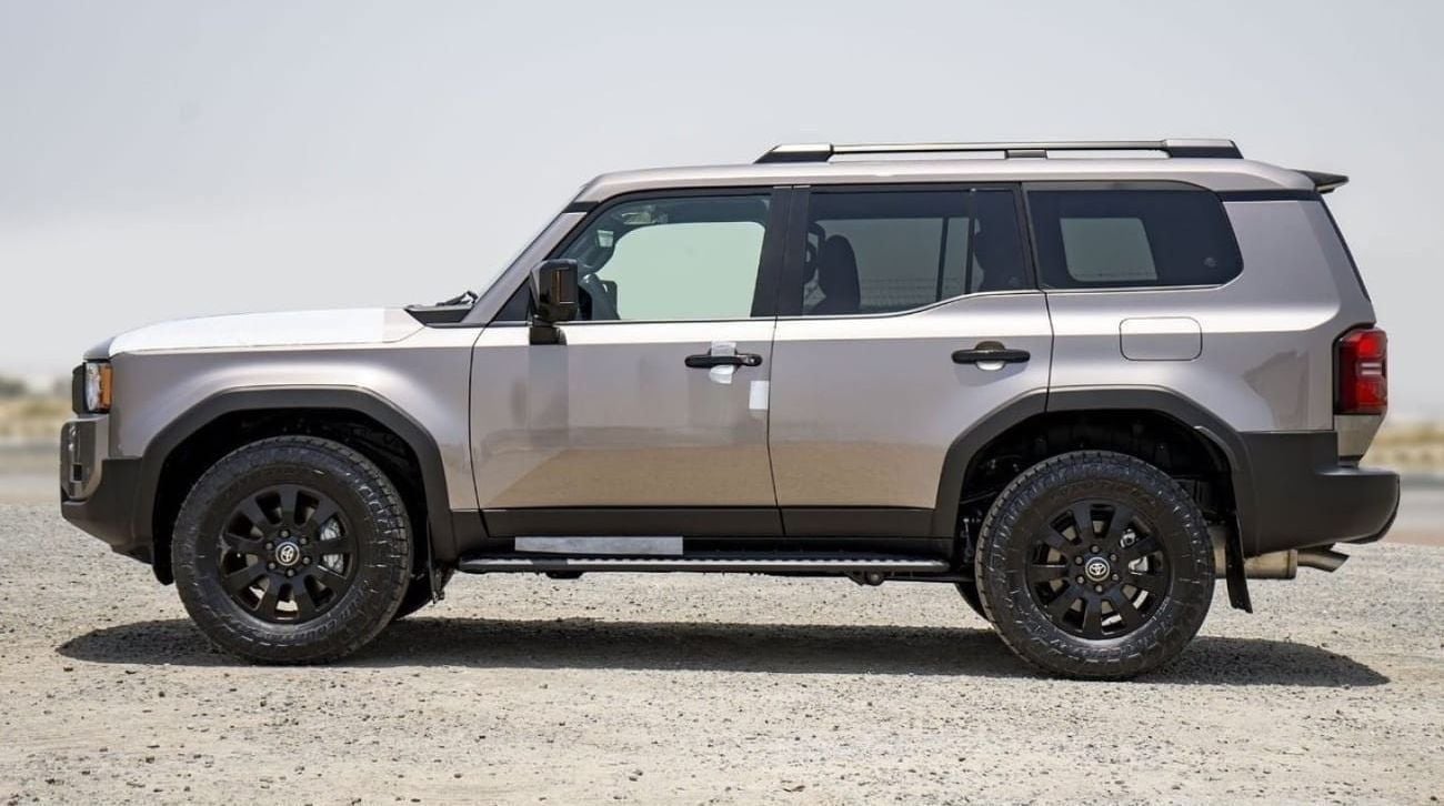 تويوتا برادو GXL 1ST EDITION TOYOTA PRADO 250 2.4P AT FIRST EDITION MY2025 – SAND & GREY ROOF