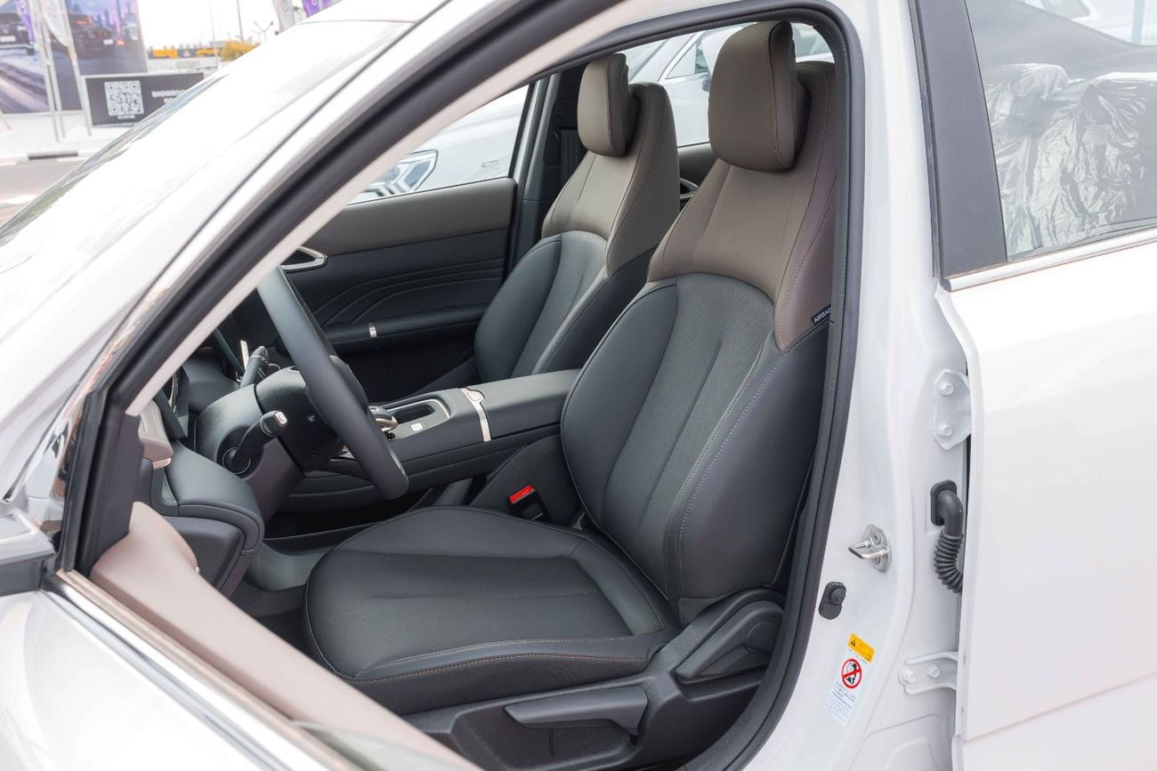 تشنجان ايادو بلس Changan EADO PLUS 1.5T 2025 (White&Black)
