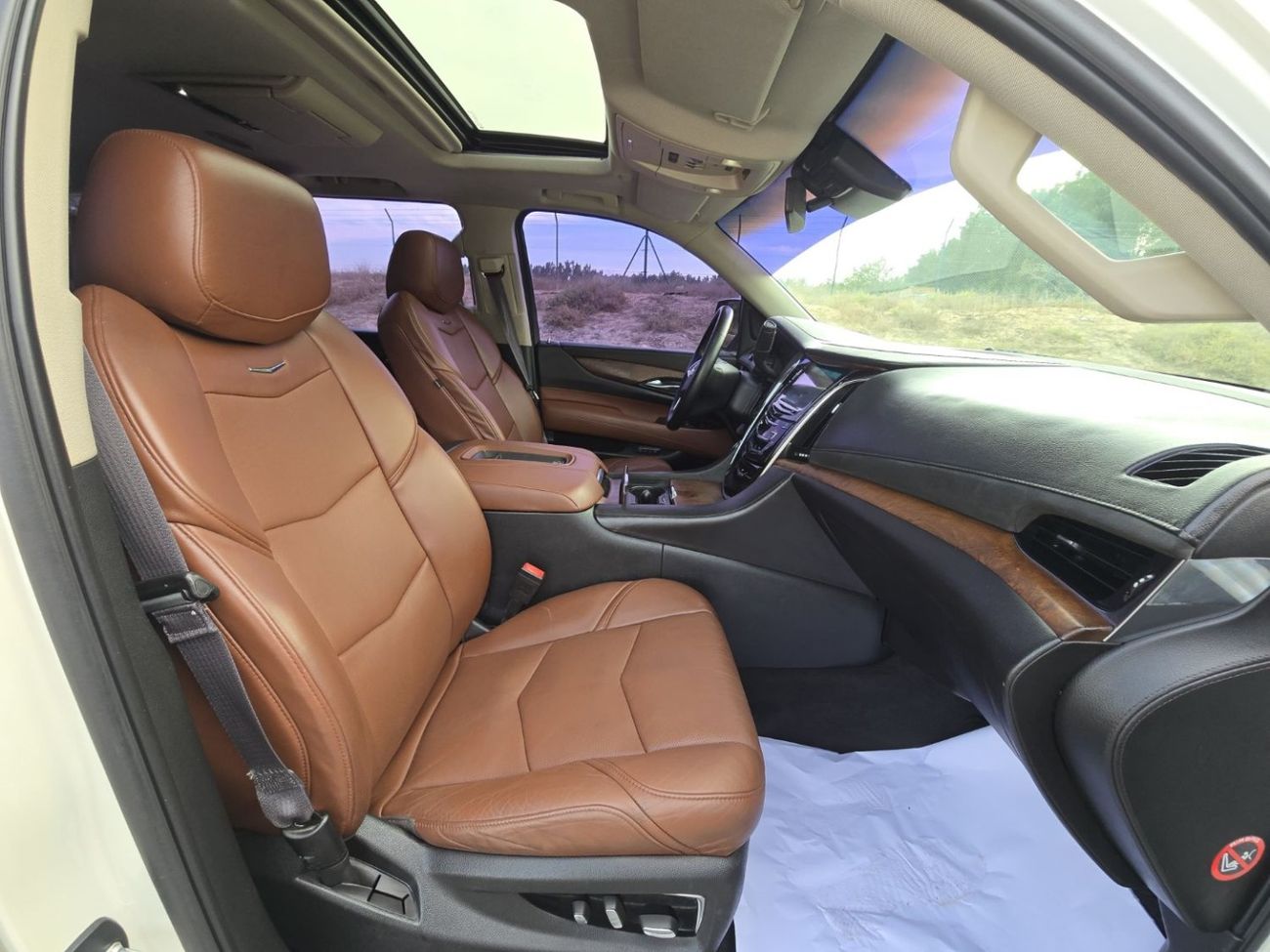 Cadillac Escalade Platinum 6.2L CADILLAC ESCALADE 2015 GCC FULL OPITION // GOOD CONDITION