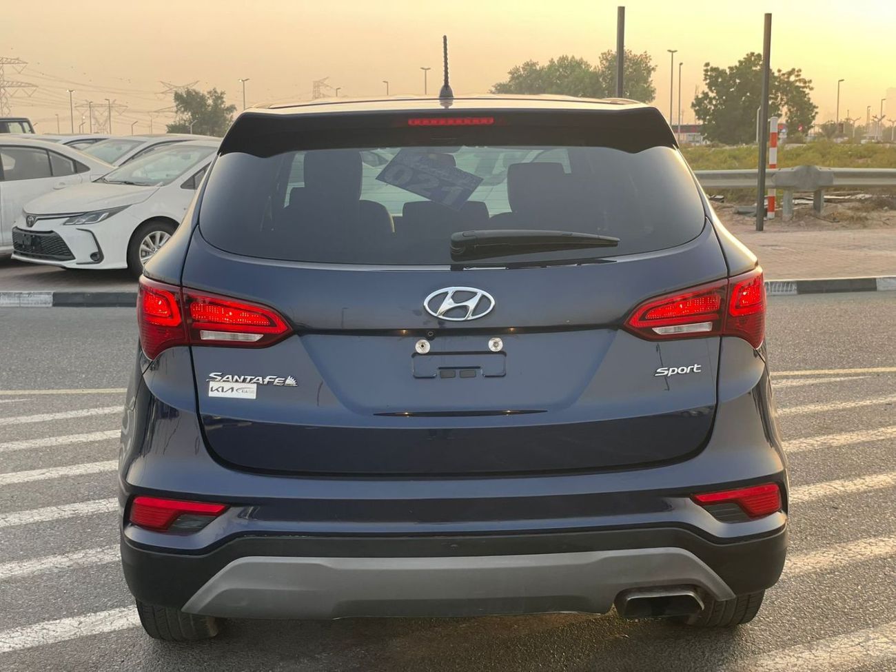 Hyundai Santa Fe 2018 Hyundai Santa Fe 2.4L V4 Sports - Rear CAM - Leather Seats - Cruise Control - 108,000 Mileage
