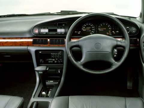 Nissan Bluebird interior - Cockpit