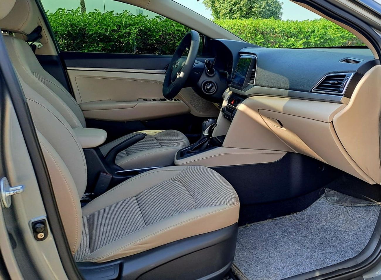 هيونداي إلانترا GL High 2.0L 2017 2.0L FULL OPTION (470/-MONTHLY)