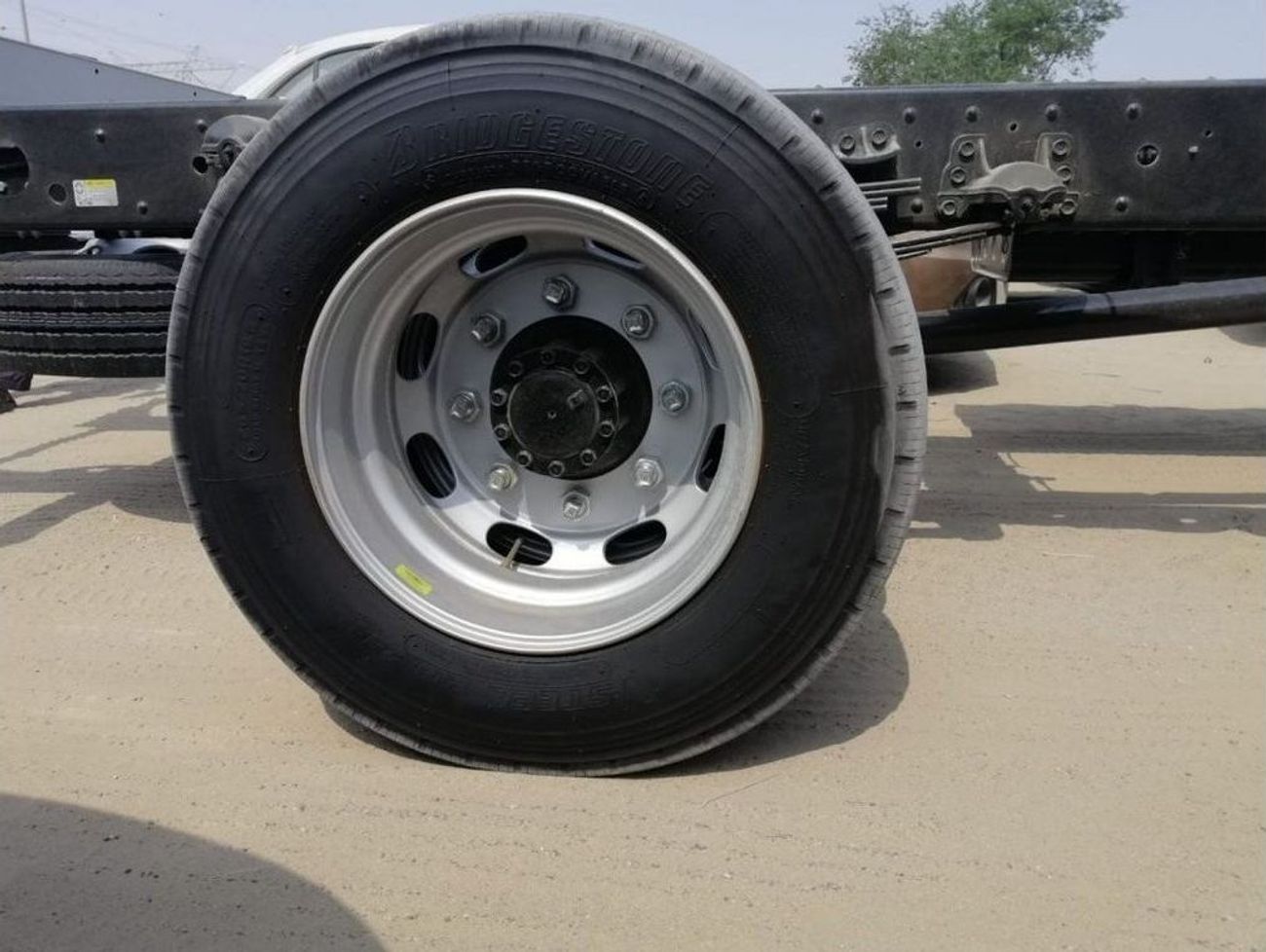 Isuzu FRR 9 ton  chassis