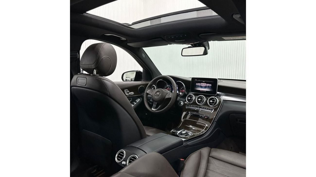 مرسيدس بنز GLC 300 2017 Mercedes-Benz GLC 300 AMG, Full Mercedes Service History, Warranty, GCC