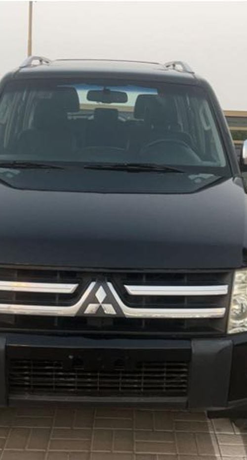 Mitsubishi Pajero Model 2008 Gulf number one leather hatch cruise control alloy wheels in excellent condition