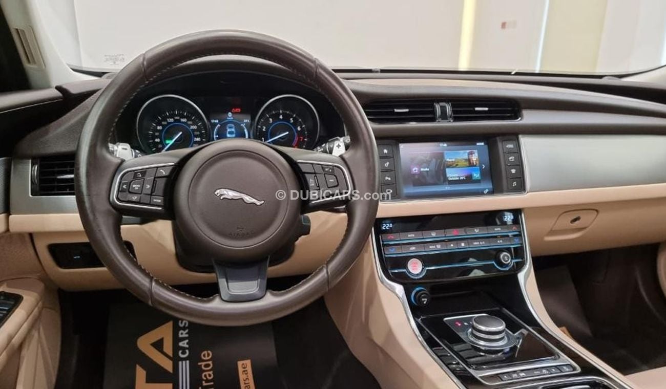 Jaguar XF 2016 Jaguar XF 25t, Warranty, Full Service History, GCC