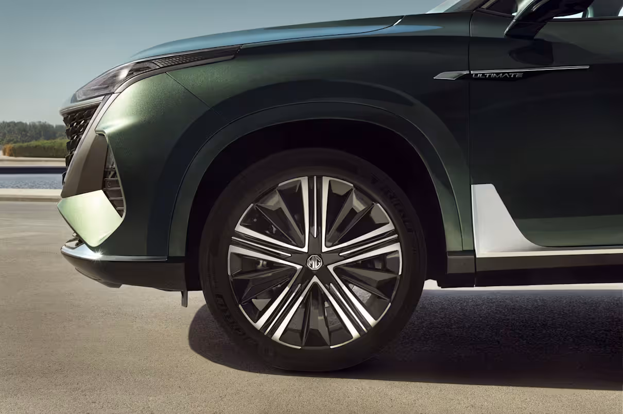 MG RX9 exterior - Alloy Wheels