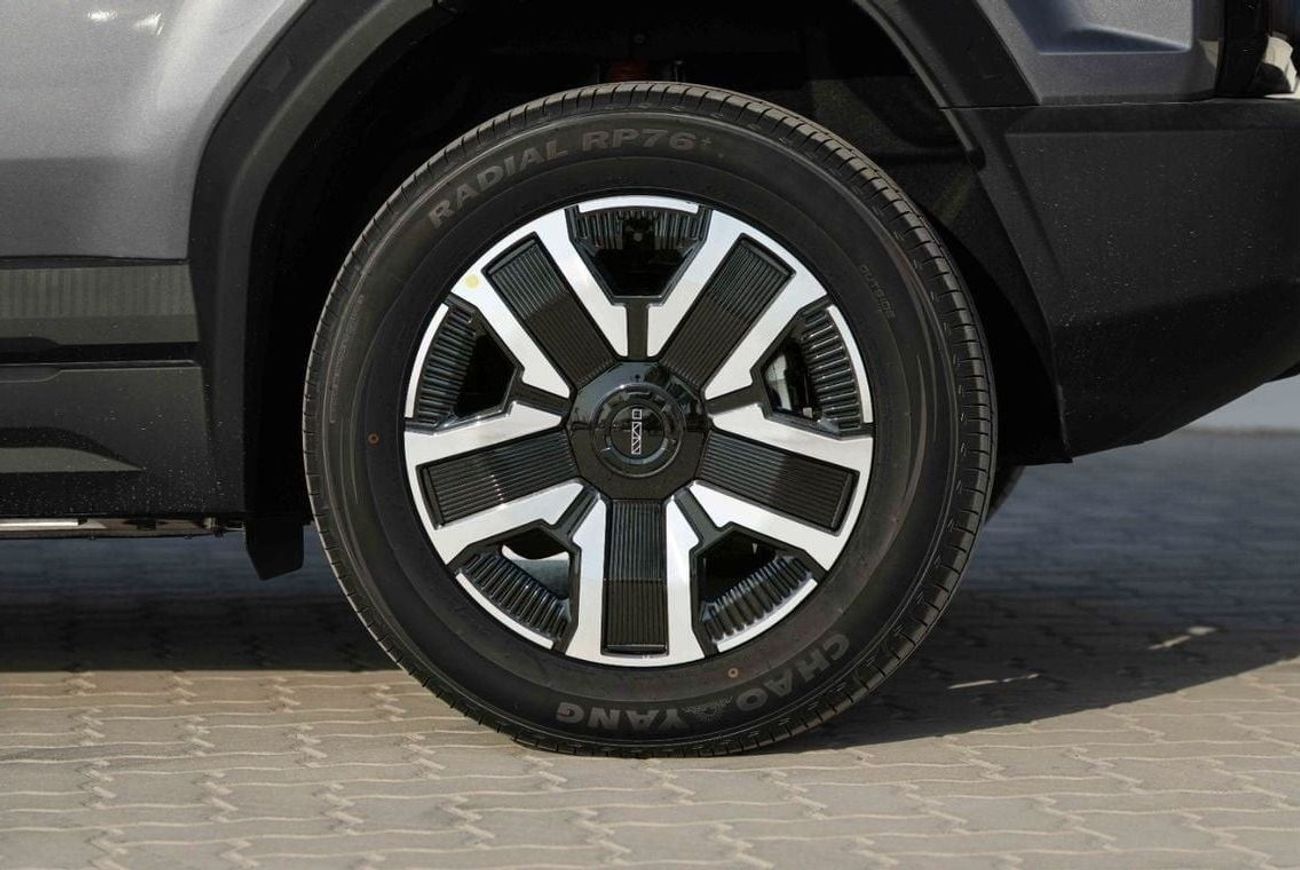 شيري iCar 03 2024 ICAR EQ3 V3 High Performance 4WD - Grey inside Green | Export Price