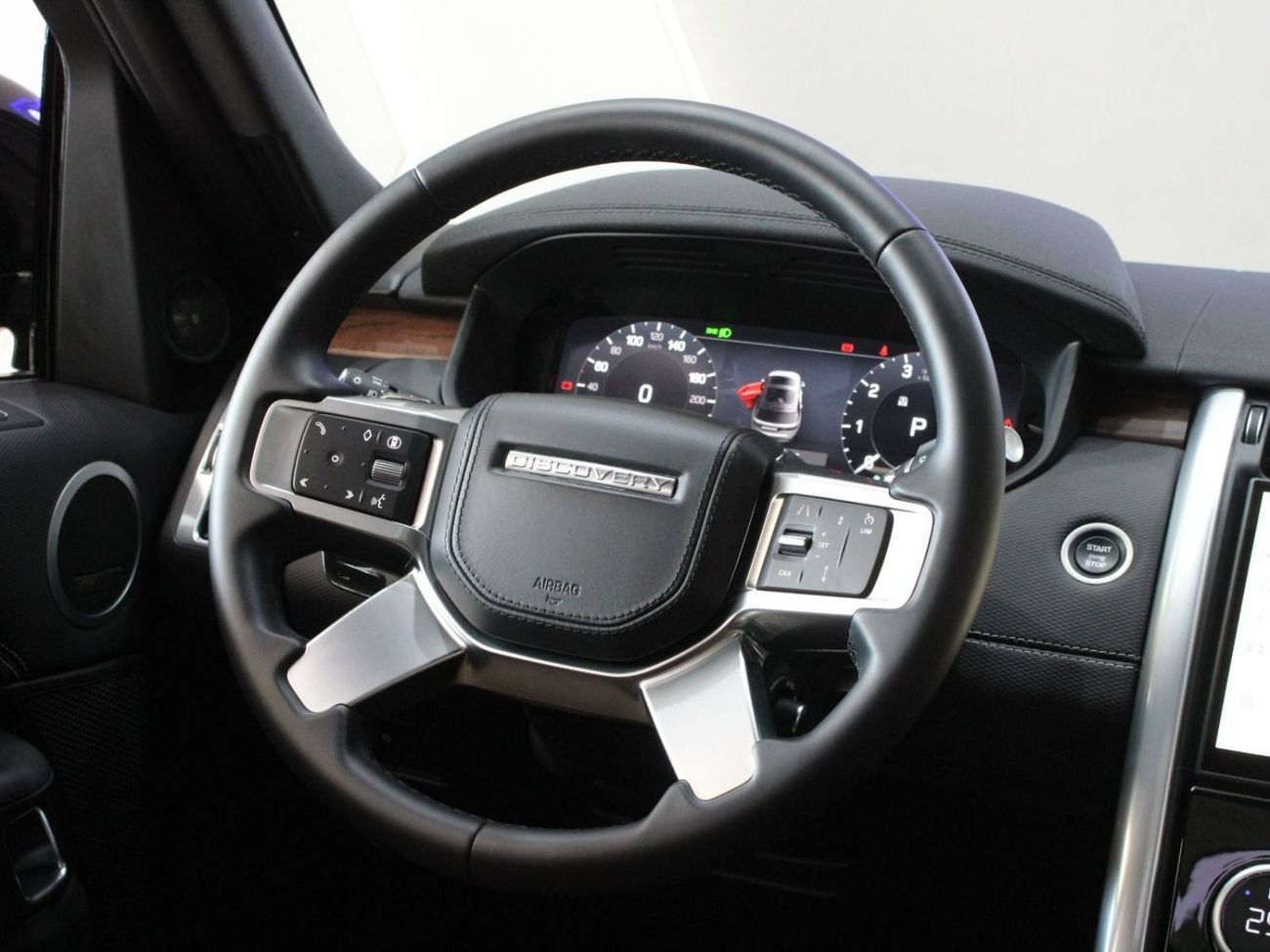 لاند روفر دسكفري P360 - DYNAMIC HSE | GCC Specs