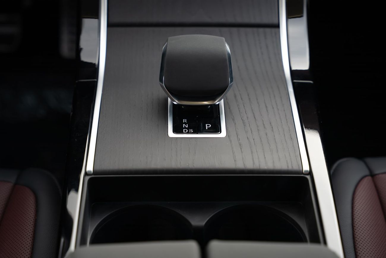 Land Rover Range Rover Evoque Land Rover Evoque R Dynamic SE 2026 Automatic 0 Km 4 Cylinder All Wheel Drive (AWD) SUV Light Gray