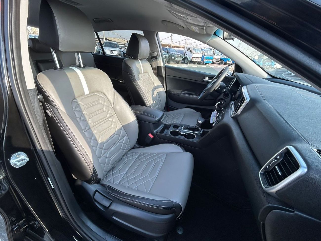 كيا سبورتيج 2021 Kia Sportage 2.4L V4 - MiOption + Leather & Electric Seats - Apple/Android Play - Rear CAM - Ri