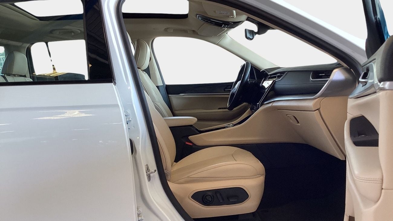 جيب جراند شيروكي 3.6 L LIMITED PLUS 3 ROW 4WD AUTO | شامل الضمان | 0 ﺪﻔﻋﺓ ﺃﻮﻟﻯ