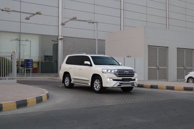 تويوتا لاند كروزر GXR 4.0L (271 HP) 4WD