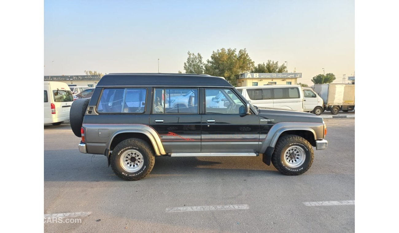 نيسان باترول NISSAN PATROL RIGHT HAND DRIVE (PM1051)