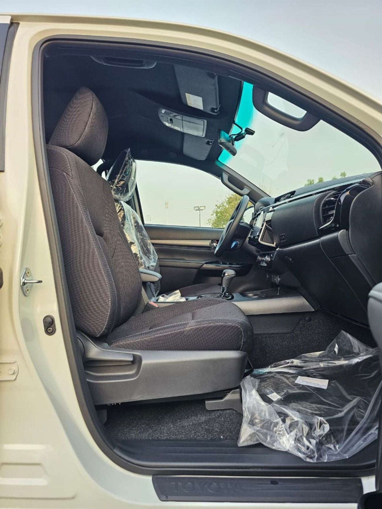 تويوتا هيلوكس ADVENTURE EXL DOUBLE CABIN || 4.0L V6 PETROL | AIR COMPRESSOR | ROLLBAR | 360*CAMERA | FR&RR P/SENSOR (CODE#HP