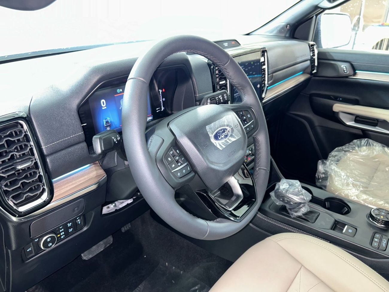 Ford Everest XLT EVR424 / AL TAYER MOTORS / AL QOUZ SHOWROOM