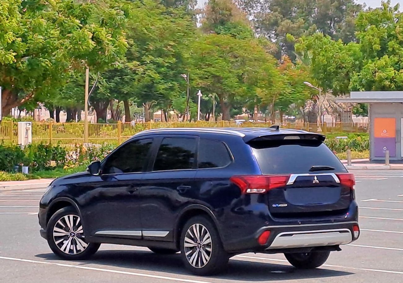 Mitsubishi Outlander GLX High 2.4L 899-Monthly l GCC l Cruise, Camera, 4x4 l Accident Free