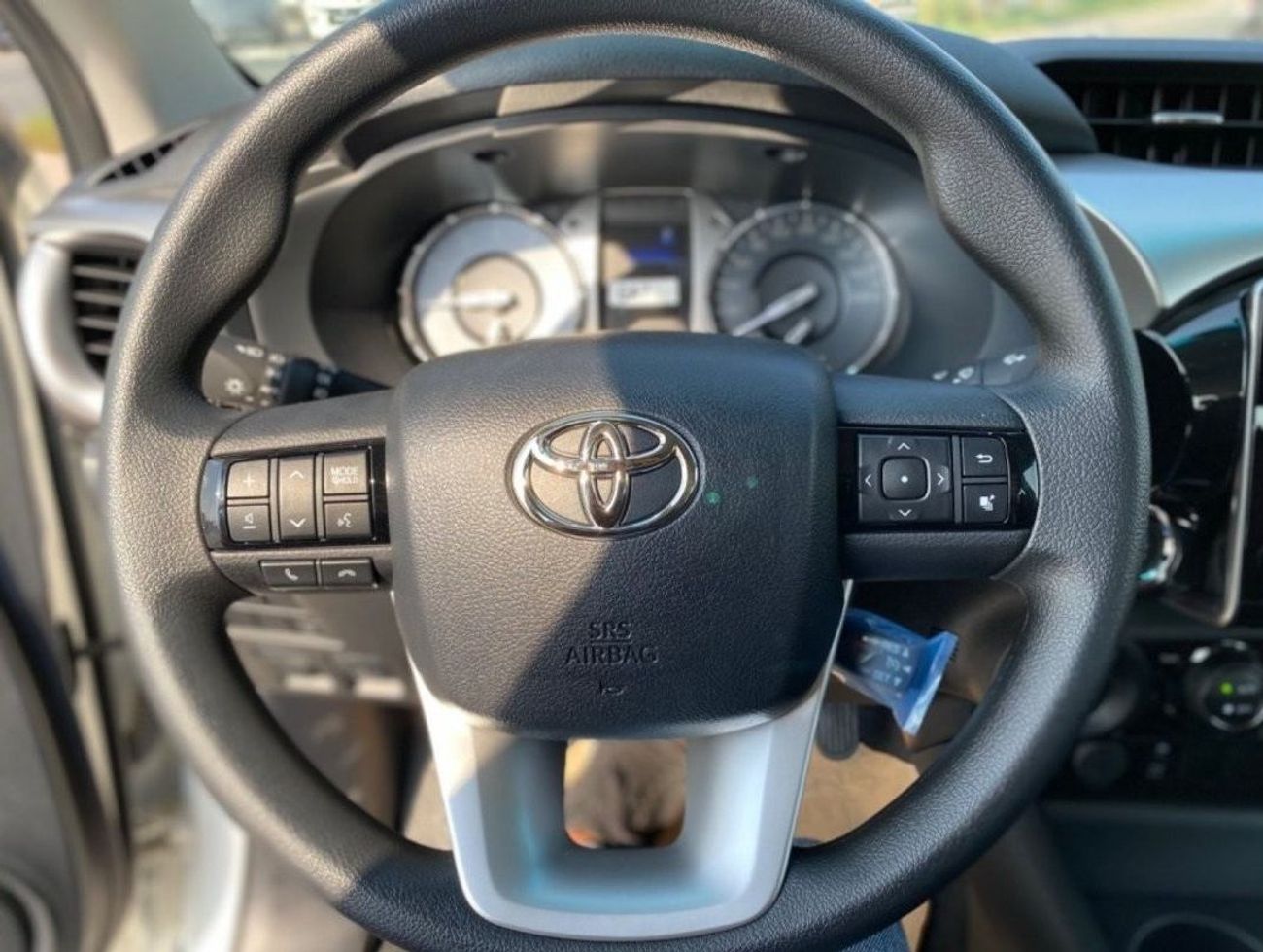 Toyota Hilux 4.0 L brand now
