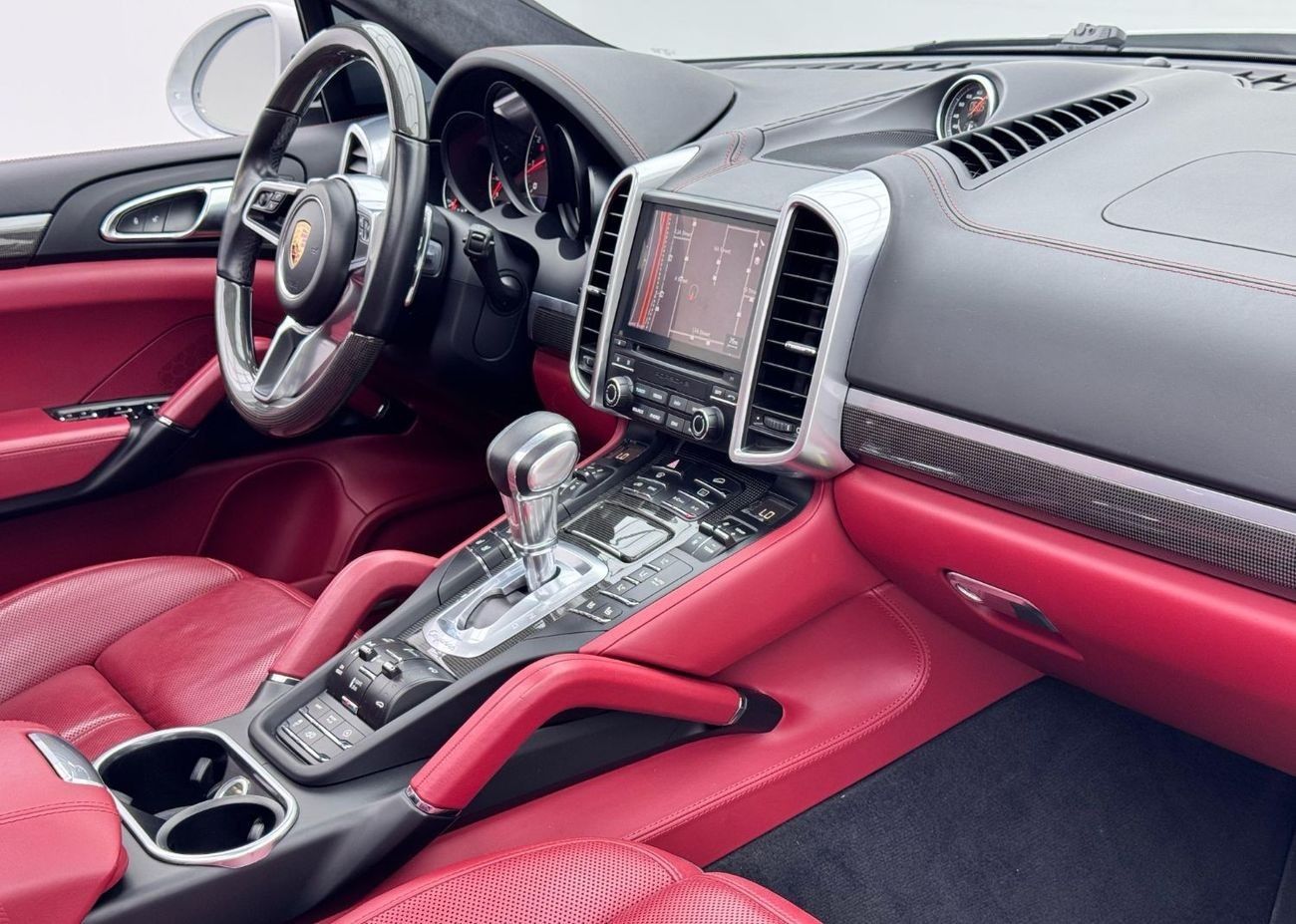 بورش كايان GTS 3.6L 2017 Porsche Cayenne GTS, Excellent Condition, Full Agency Service History, GCC