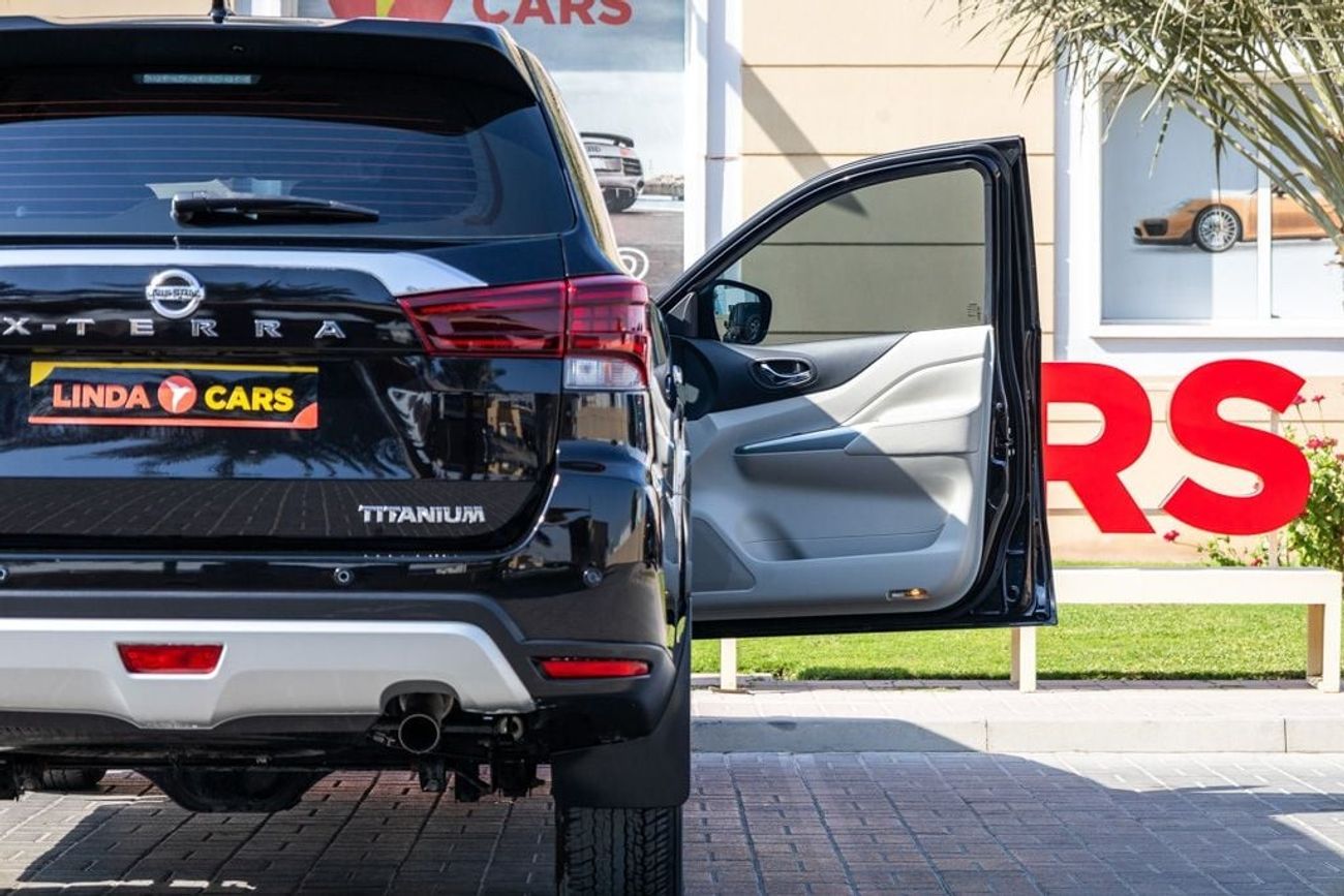 نيسان إكستيرا Titanium 2.5L AWD Nissan X-Terra Titanium 2022 GCC under Warranty with Flexible Down-Payment.