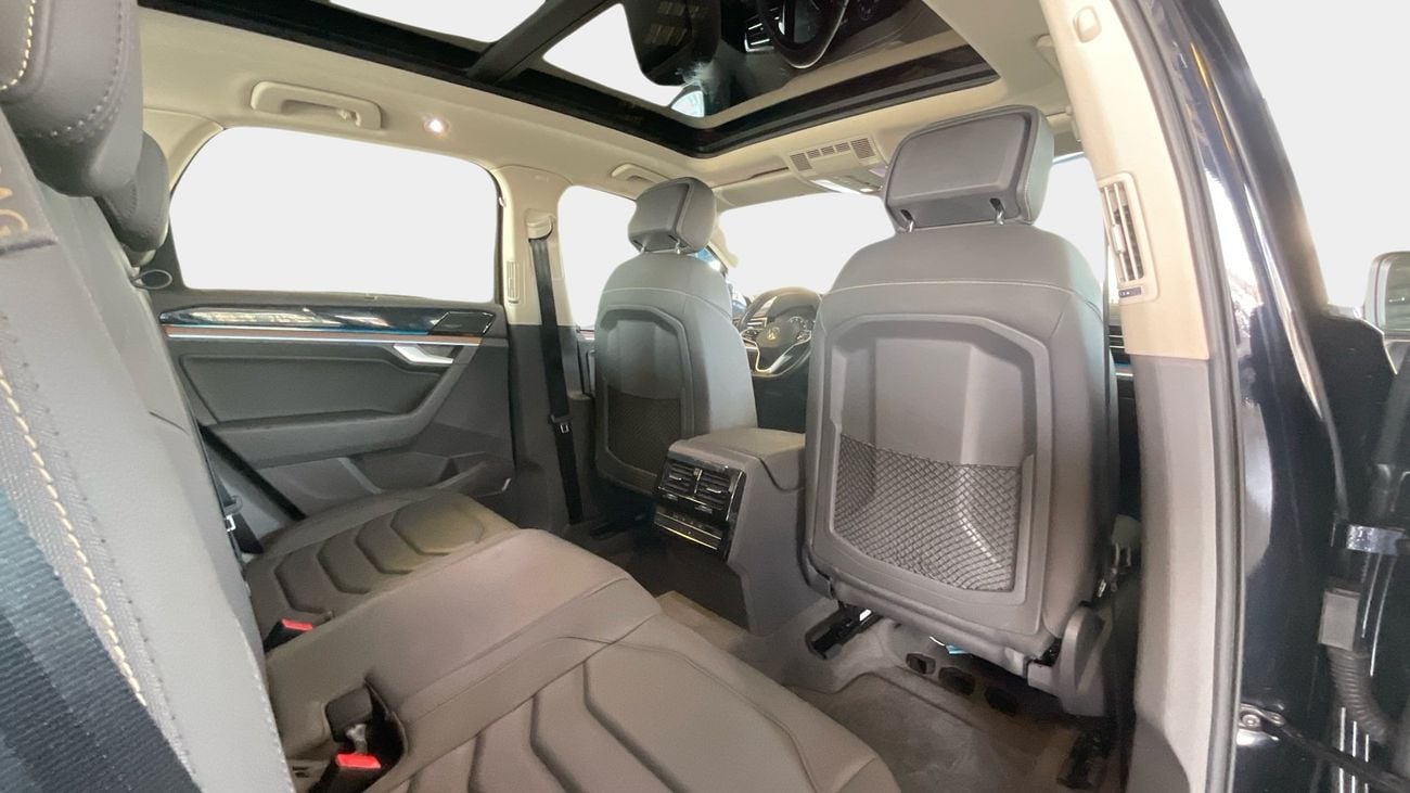 Volkswagen Touareg ATMOSPHERE HIGHLINE | Guaranteed Warranty | 0 Down Payment