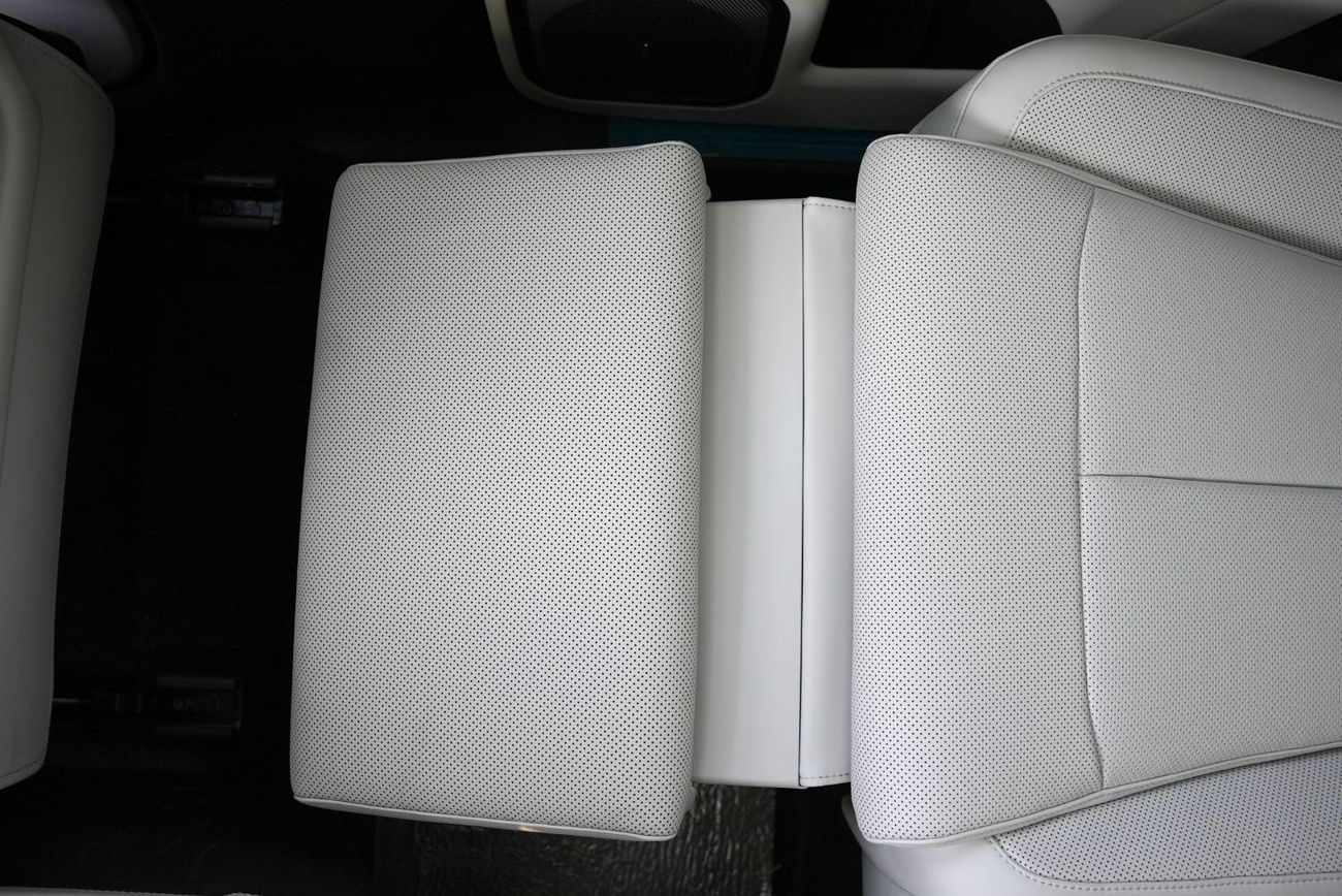 BYD Leopard 8 2025 Leopard 8  NEW Flagship 5-seates AWD Black in White 0Km