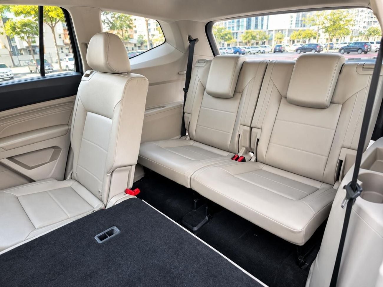 Volkswagen Teramont COMFORTLINE 3.6 V6 -GCC -First Owner- Full Agency Service- Accident Free -72,000 km