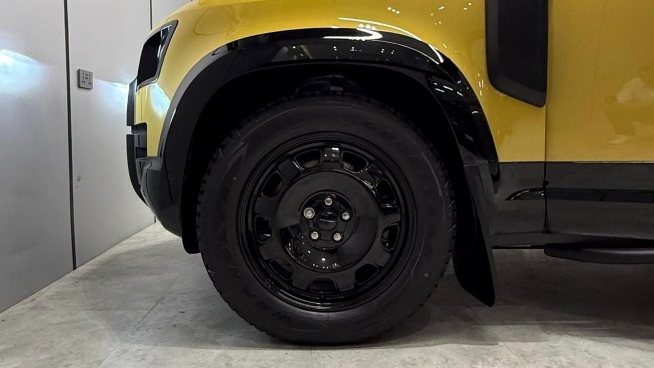 Land Rover Defender Trophy Edition V6 | GCC Specs | 5-Year Warranty & Service Contract